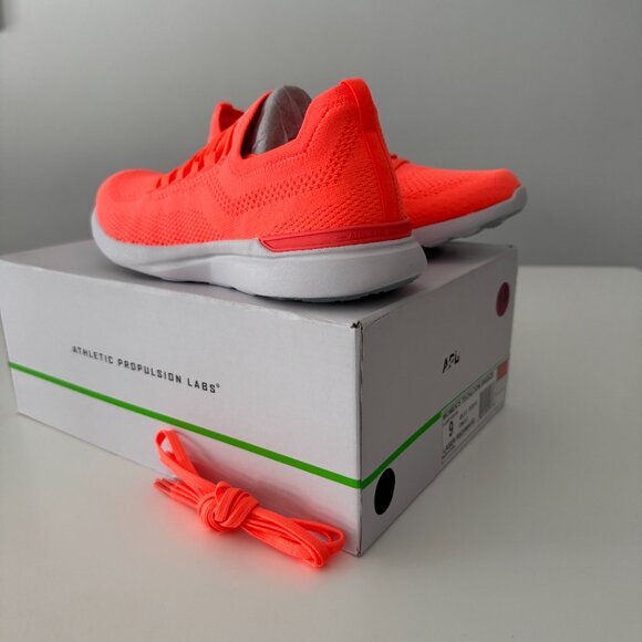 APL Women's TechLoom Breeze Sneakers in Laser Red NWB, Size 9 - Picture 6 of 17